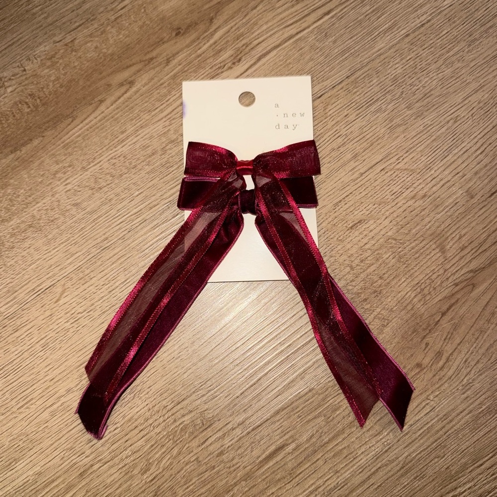 🆕NWT A NEW DAY Hair clips